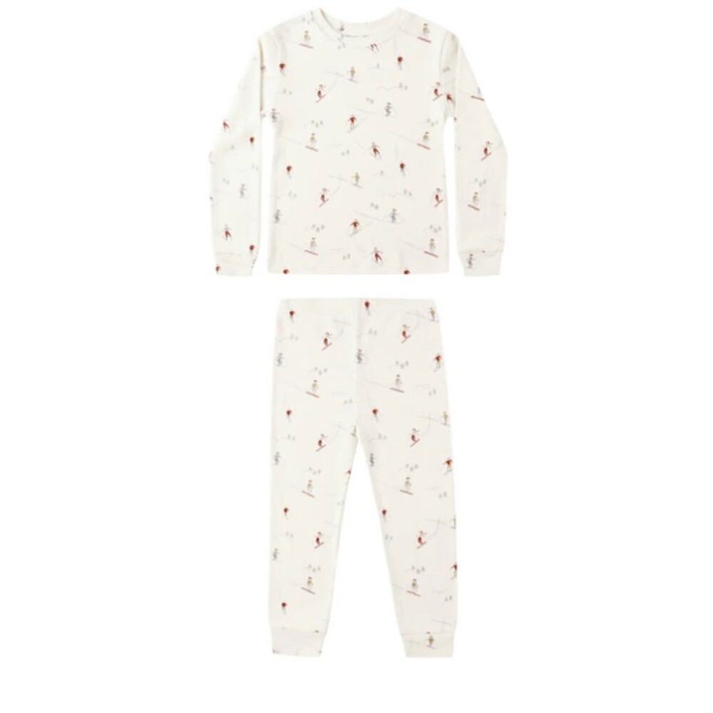 NEW Rylee + Cru Organic Long Sleeve Pajama Set in Skiers Print, 0/3m, NWT